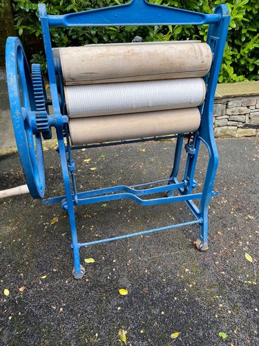 Clothes mangle wringer - clothes,