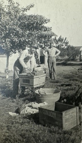 Vtg rppc man - man, bib