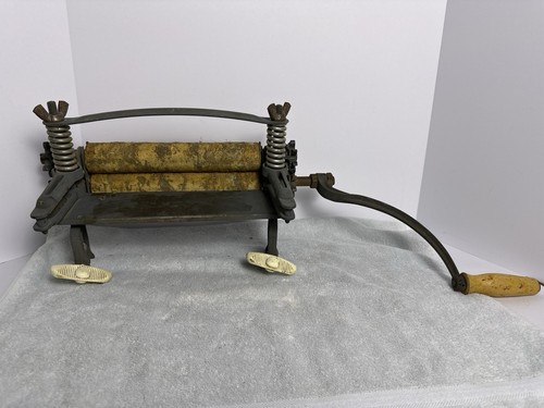 Vintage laundry wringer - vintage,